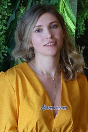 220744 - Oksana Age: 39 - Ukraine