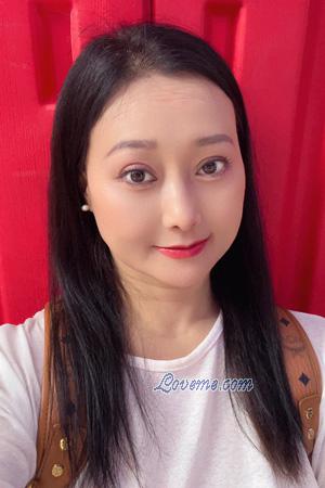 225137 - Lily Age: 51 - China